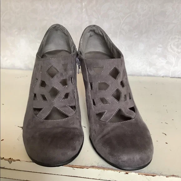 Grey Booties - Picture 2 of 7